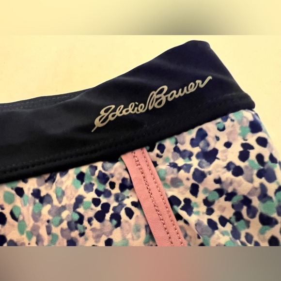 EDDIE BAUER RUNNING GIRLS SHORTS SIZE L. (14-16) - Picture 4 of 4